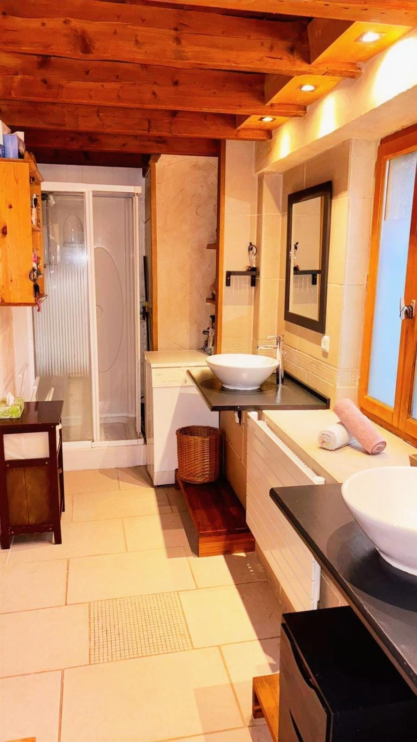 Bathroom, Bath, towels