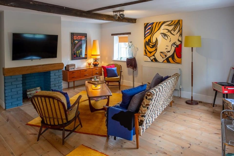 1960s Inspired City Centre Apartment for 4 with Parking Apartment in Norwich
