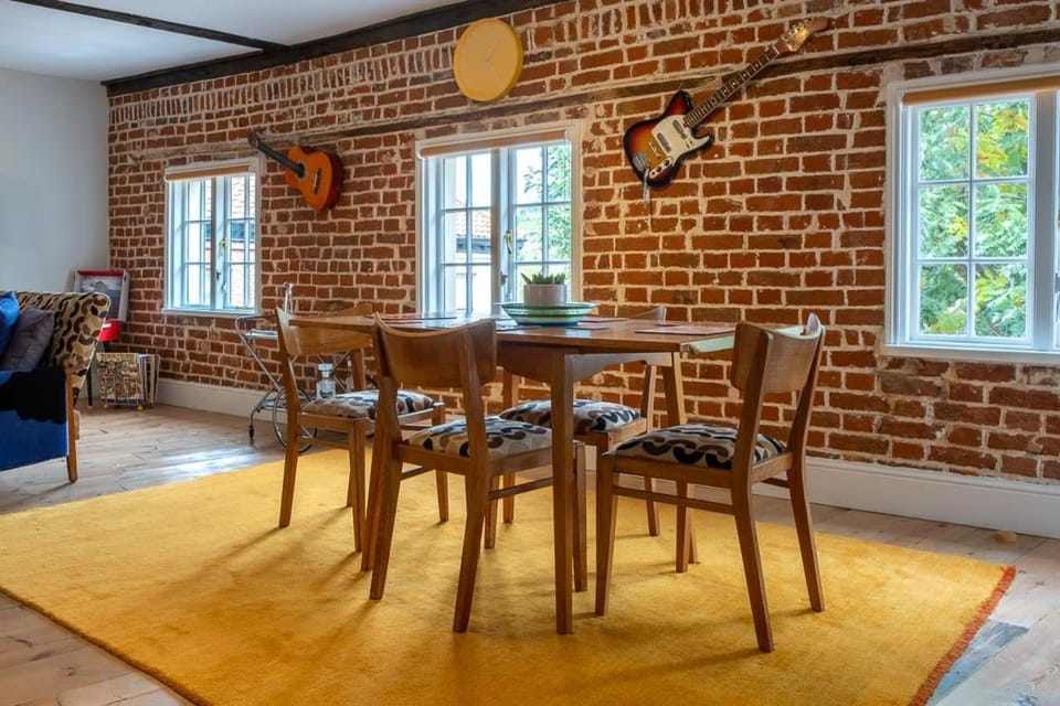 1960s Inspired City Centre Apartment for 4 with Parking Apartment in Norwich