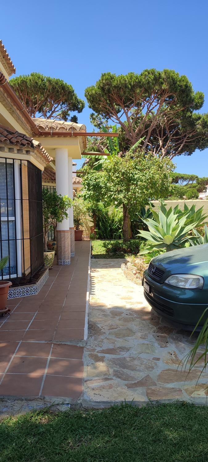 Garden view, Parking