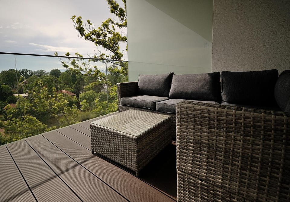 Balcony/Terrace, Lake view
