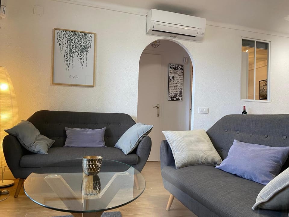 Living room, air conditioner