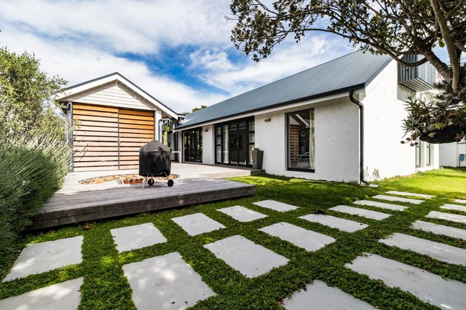 Property building, Garden