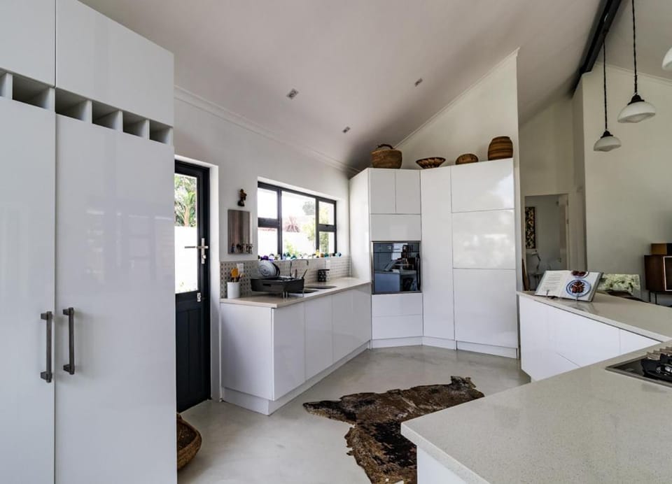 Kitchen or kitchenette, minibar, pet friendly, stove