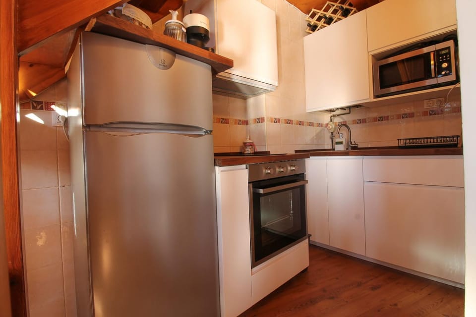 Kitchen or kitchenette, kitchen