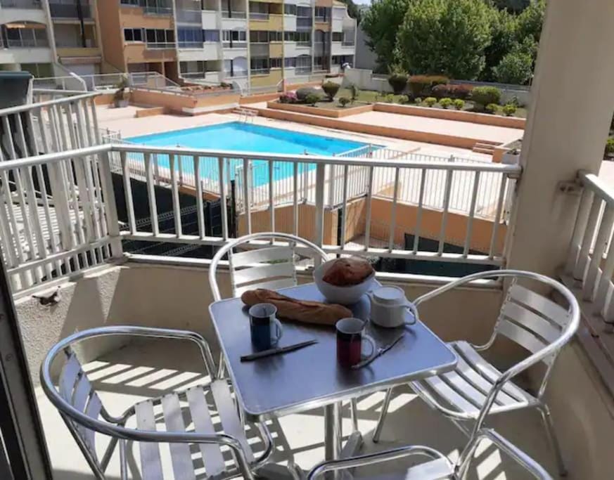 View (from property/room), Balcony/Terrace, Dining area, Pool view, Swimming pool