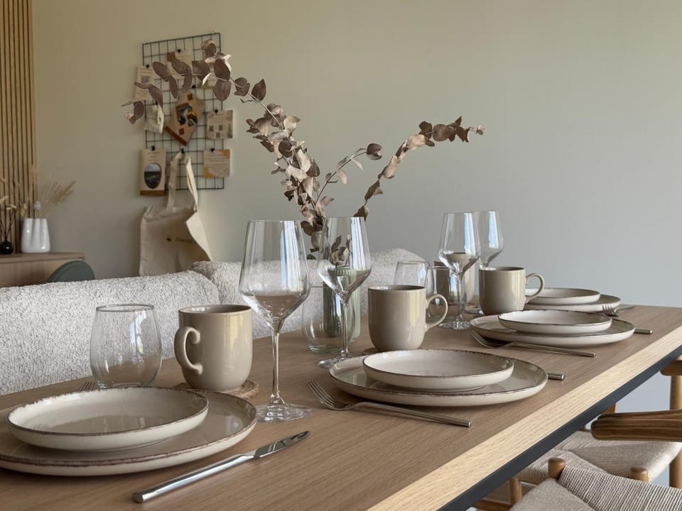 Food and drinks, Dining area, Dinner