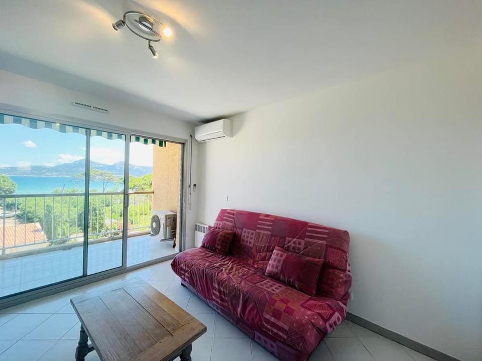 Living room, Sea view