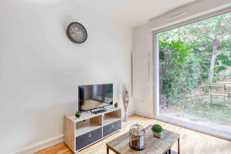 Appartement moderne, Metro 7, Parking et Jardin Apartment in Île-de-France