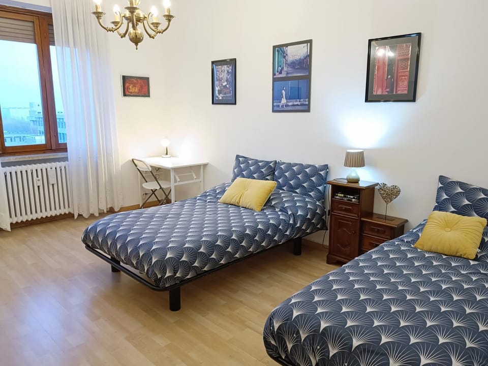 Bed, Photo of the whole room, Bedroom, internet