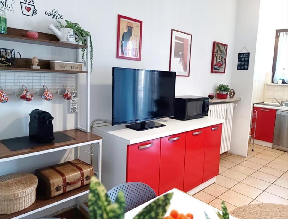 TV and multimedia, Coffee/tea facilities, minibar, pet friendly, toaster