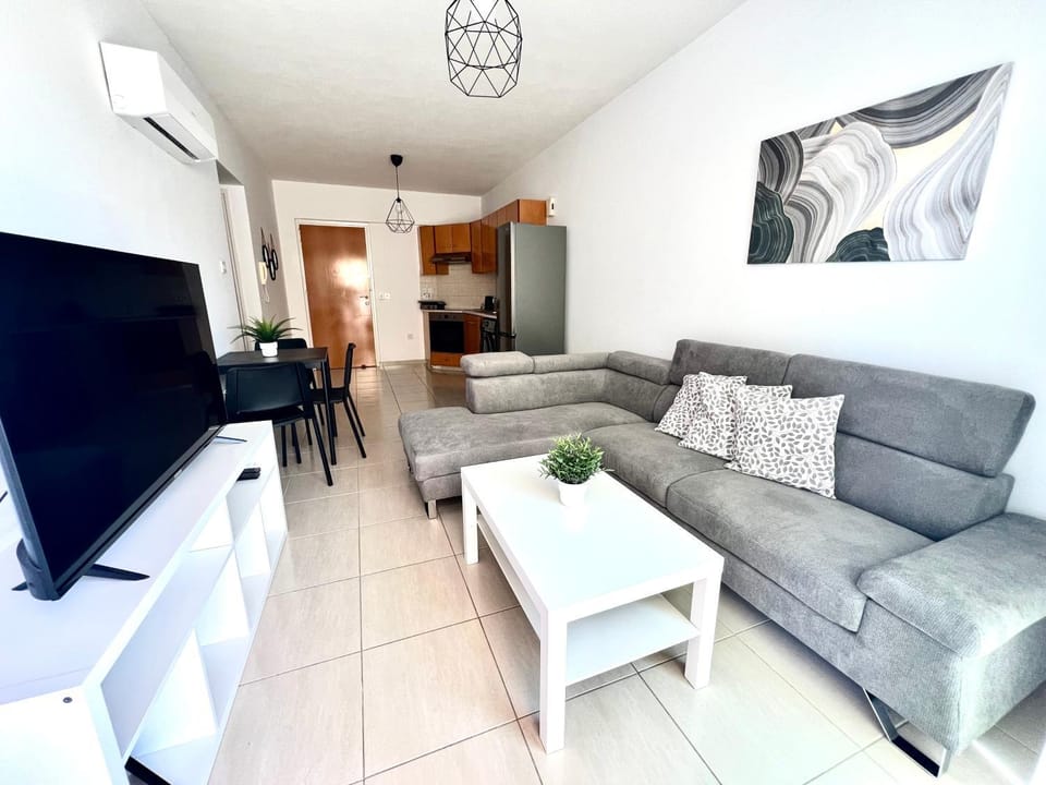 TV and multimedia, Kitchen or kitchenette, Living room, Seating area, Dining area, Evening entertainment