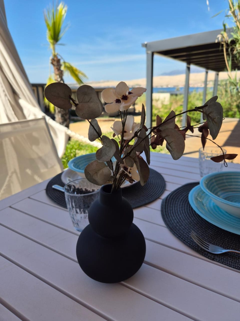 Natural landscape, Balcony/Terrace, Dining area