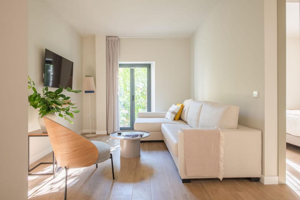 TV and multimedia, Seating area