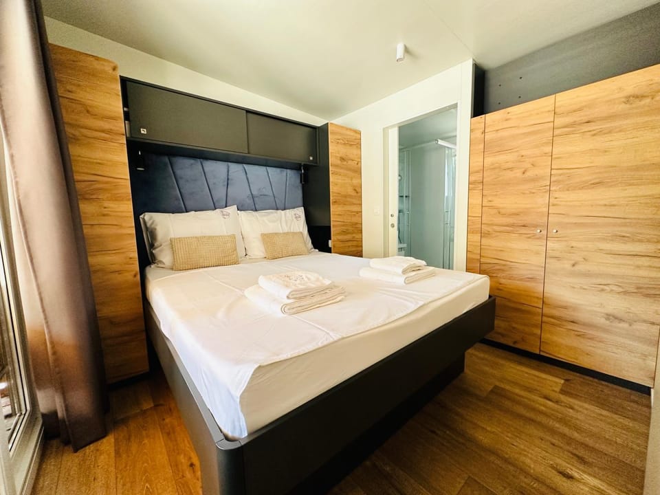 Mobilhome Luna II Campground/ 
RV Resort in Biograd na Moru