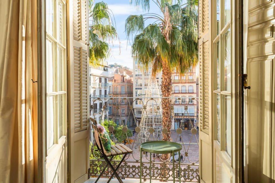 View (from property/room), Balcony/Terrace, City view, Landmark view, Street view