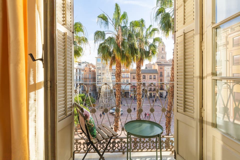 View (from property/room), Balcony/Terrace, City view, Landmark view, Street view