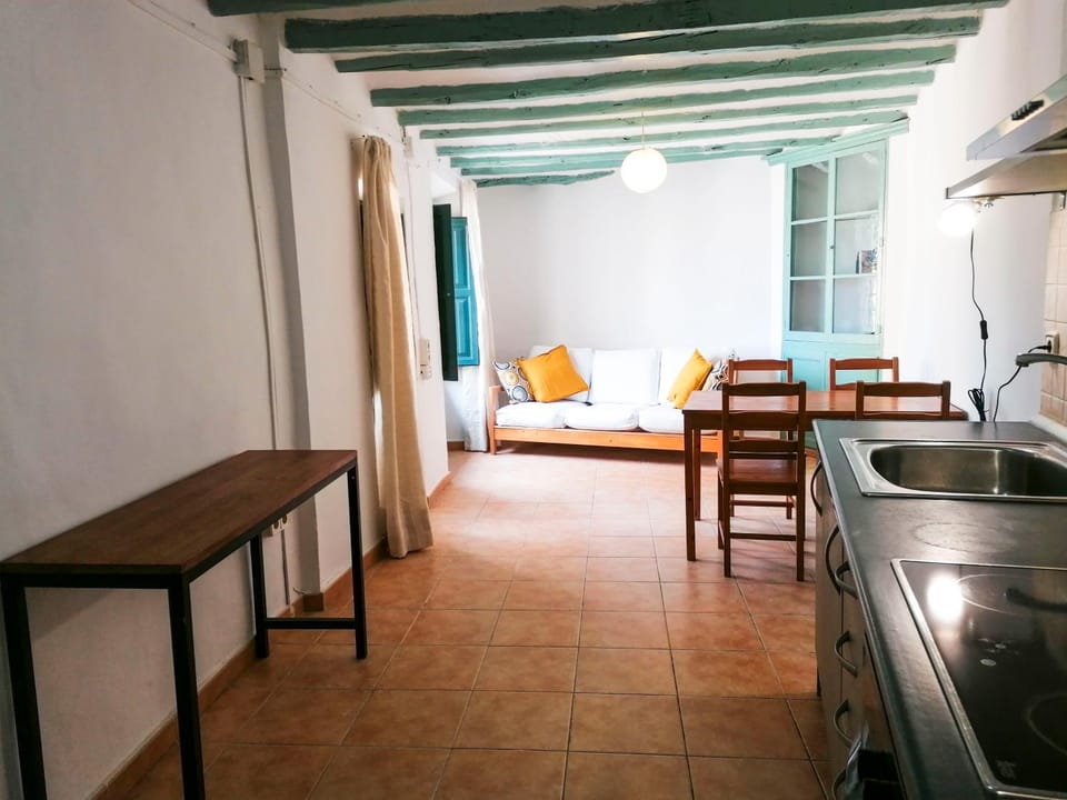 Kitchen or kitchenette, Living room, Dining area, pet friendly, stove