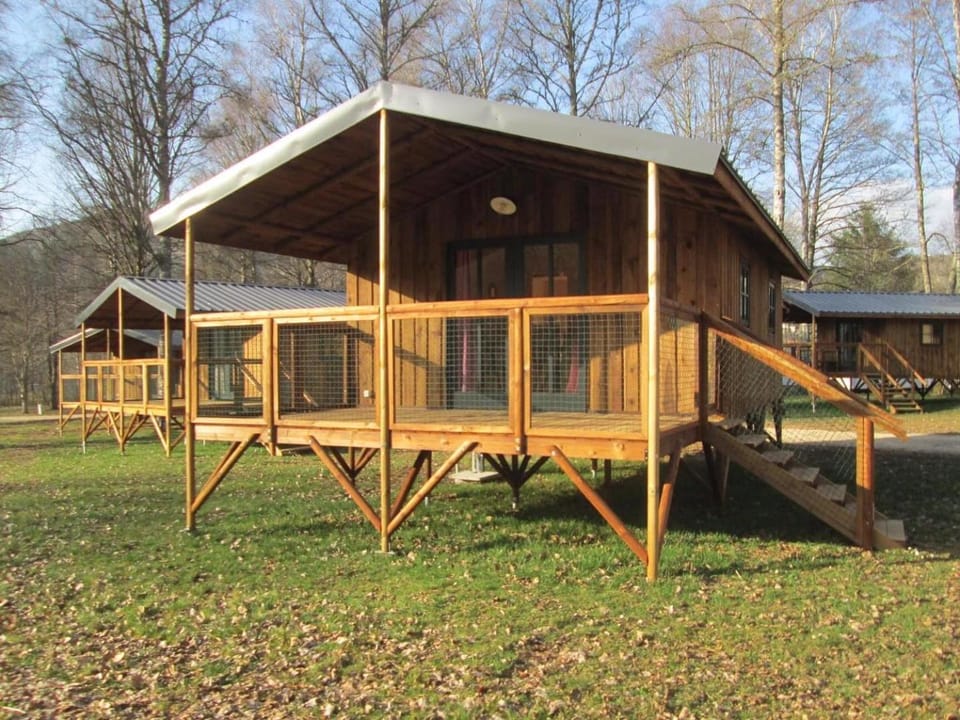 Camping la Borie Basse Chalet in Auvergne-Rhône-Alpes