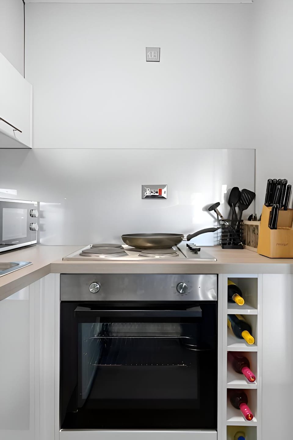 Kitchen or kitchenette, On site, microwave, oven, stove, kitchen