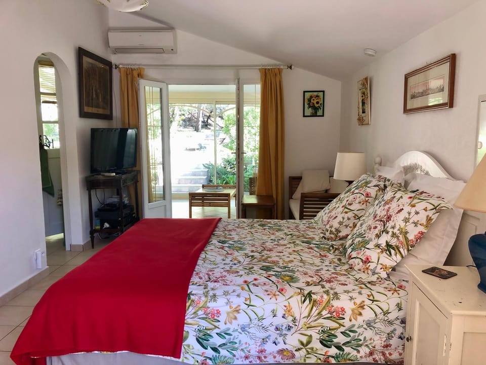 Le bois des combes Cottage House in Lorgues