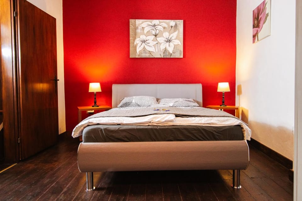 Bed, Photo of the whole room, Bedroom, wardrobe