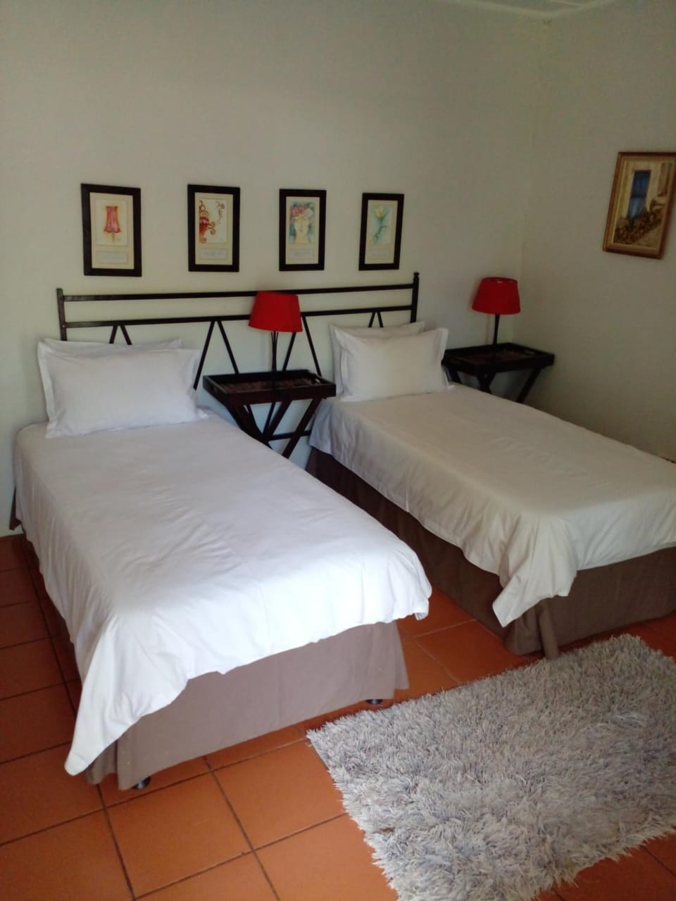 HLULALA GUEST HOUSE Bed and Breakfast in KwaZulu-Natal