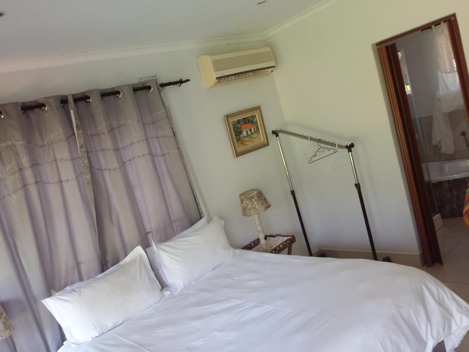 HLULALA GUEST HOUSE Bed and Breakfast in KwaZulu-Natal