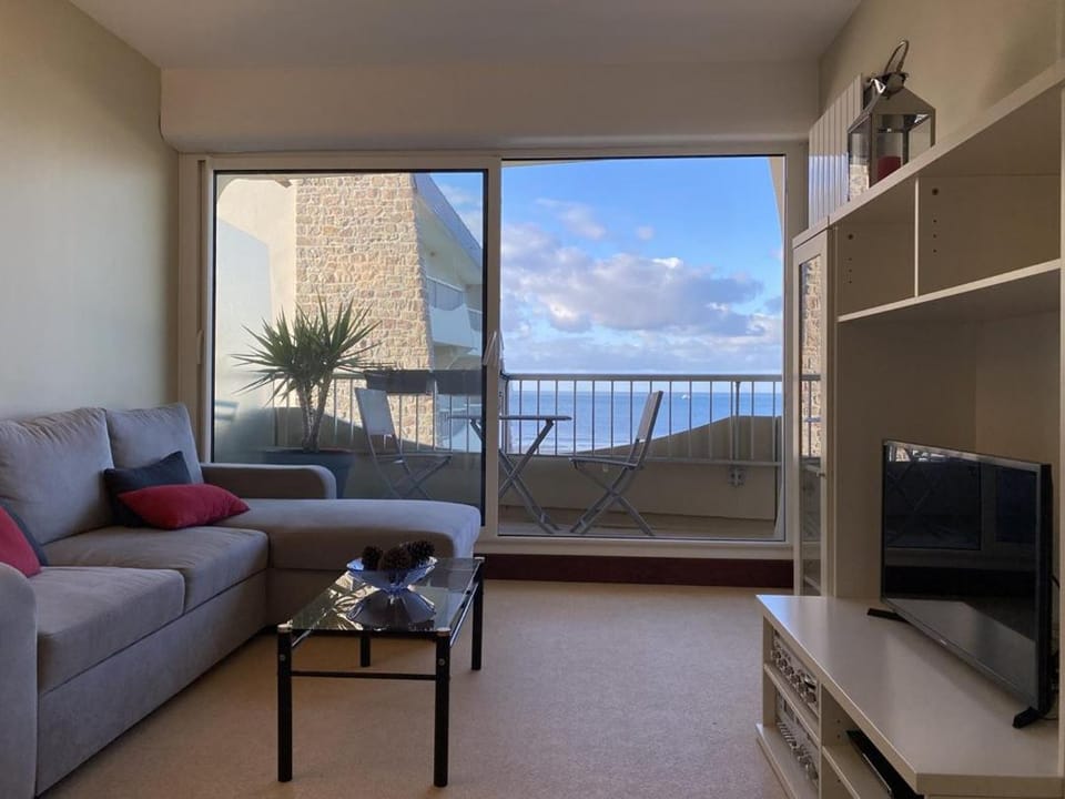 471 - Appartement T2 avec terrasse pleine vue mer Apartment in Brittany