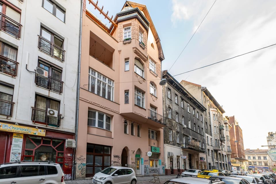 Property building, Street view