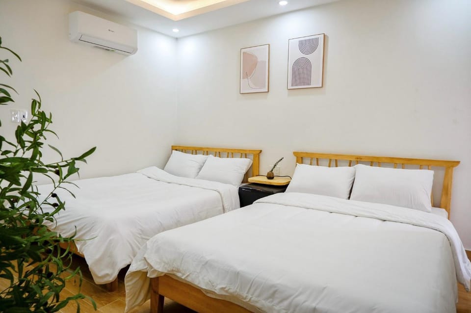 Bed, Photo of the whole room, Bedroom, air conditioner