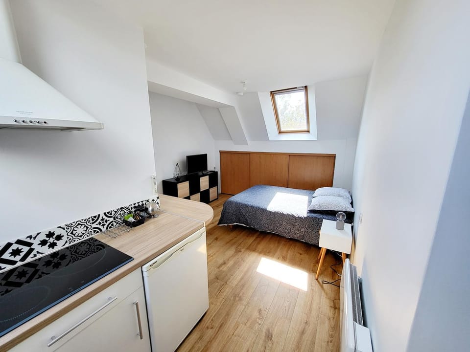 Châteaubourg : Studio avec cuisine et salle d'eau Apartment in Brittany