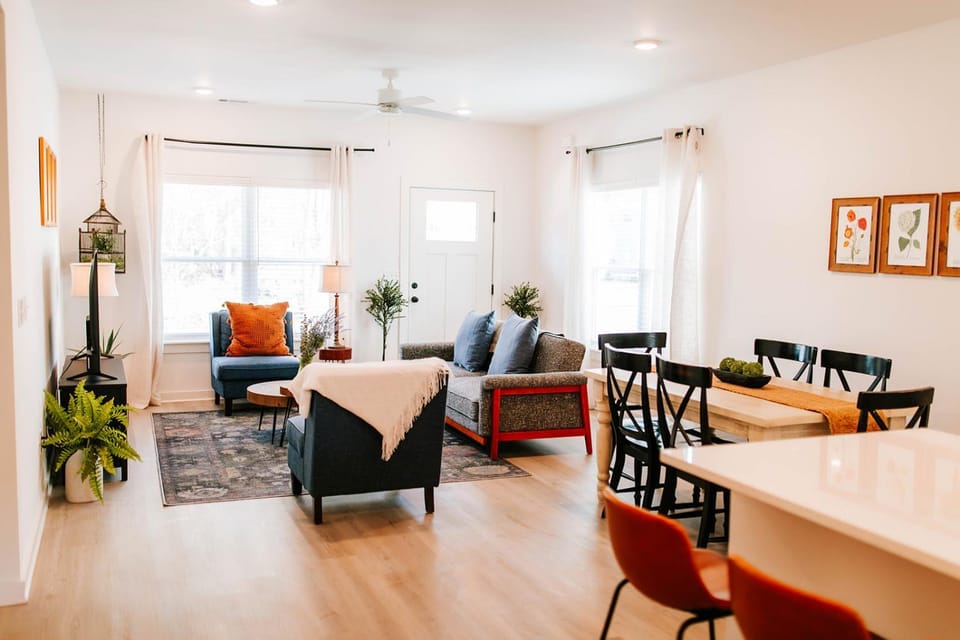 Artist Retreat Near Downtown, Stadium & UGA Apartment in Athens