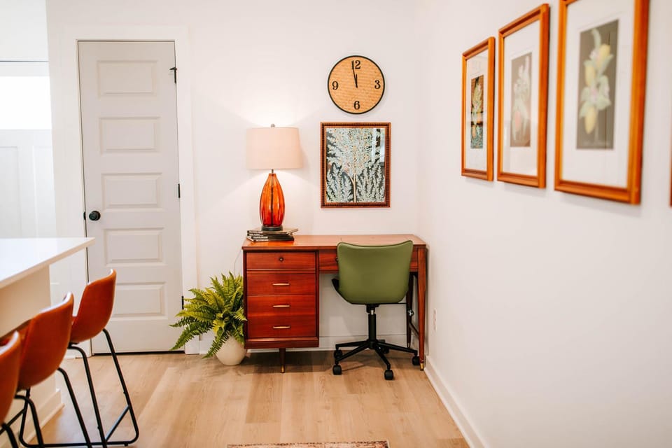 Artist Retreat Near Downtown, Stadium & UGA Apartment in Athens
