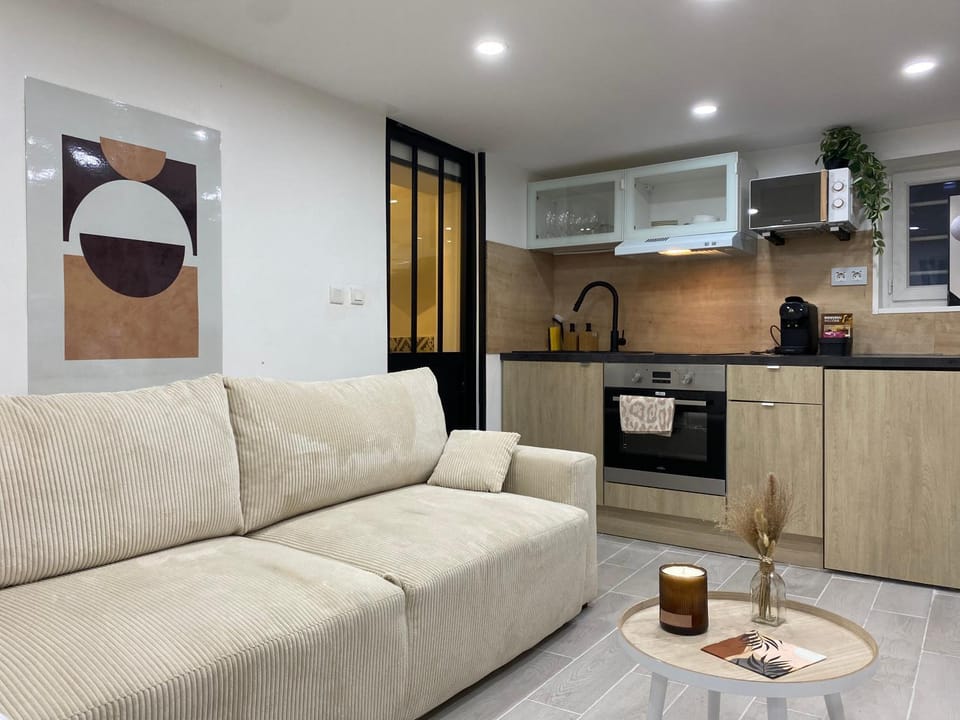Bed, Kitchen or kitchenette, Living room, minibar, pet friendly, stove