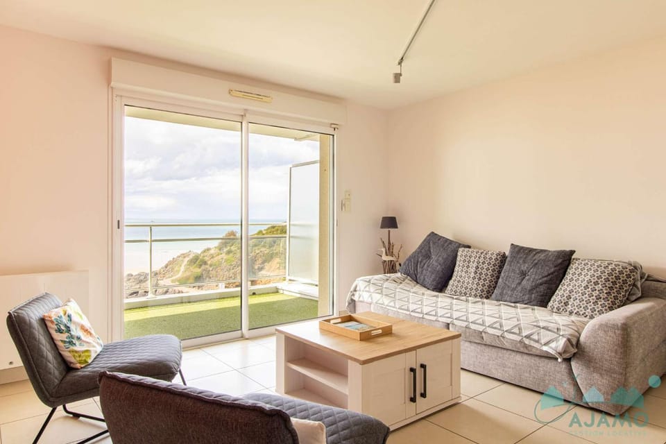 492 - Appartement T4, surplombant la plage de Caroual Apartment in Brittany