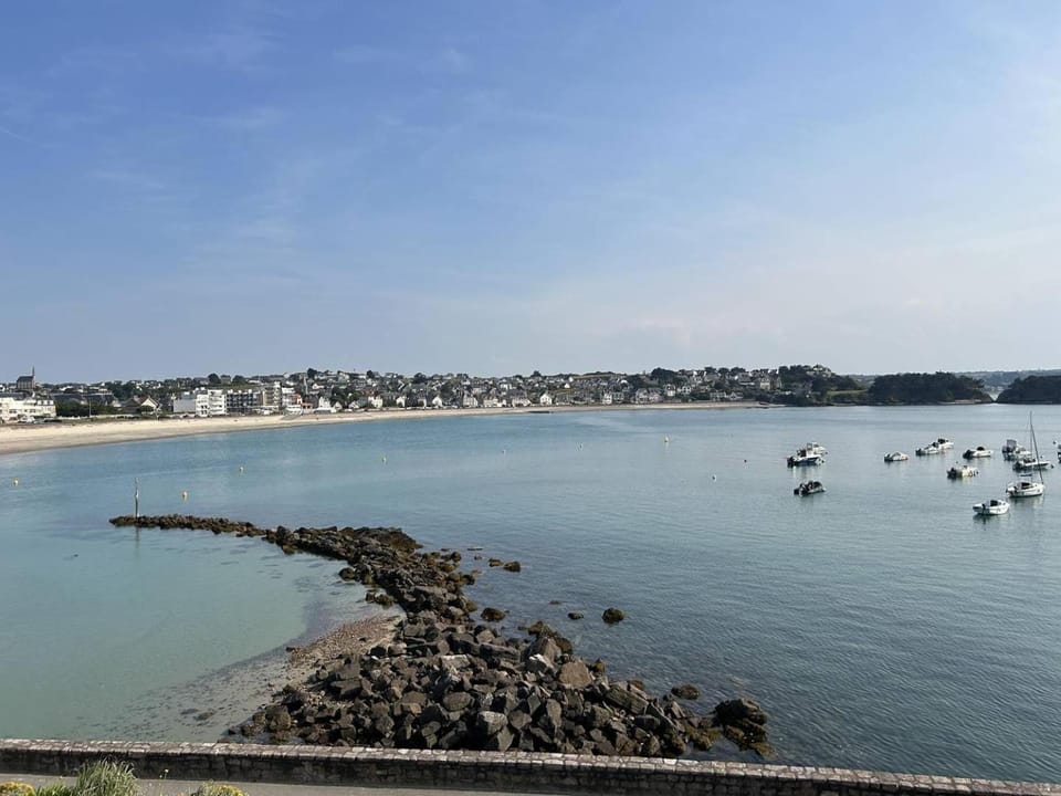 501 - Appartement 1 chambre à Erquy, à proximité du port, en bordure de la plage du centre Apartment in Brittany