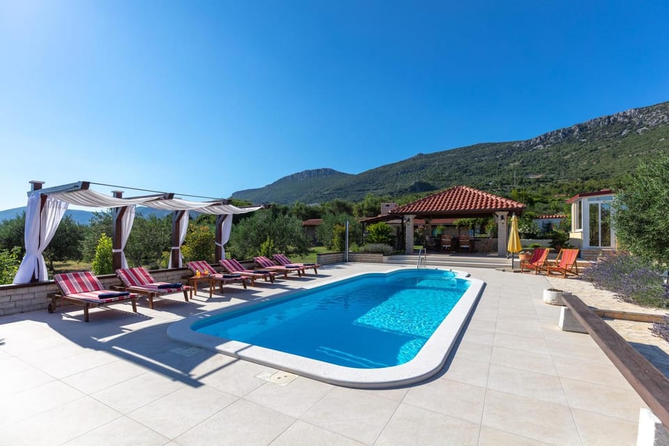 BBQ facilities, Swimming pool