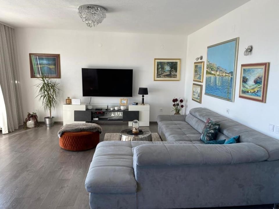 Living room, air conditioner