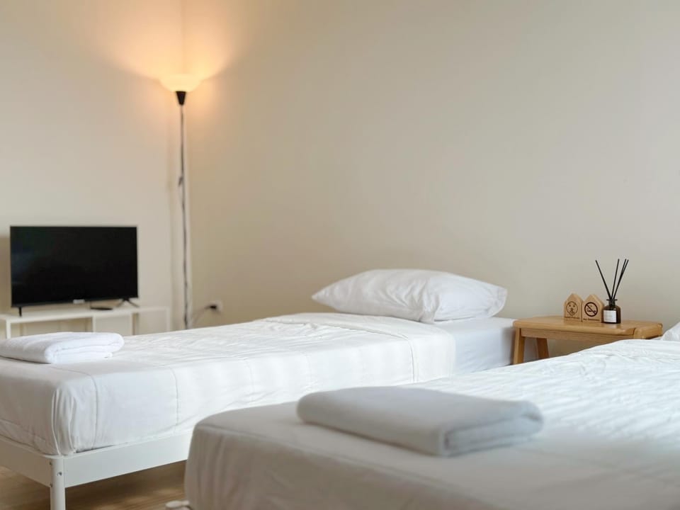 Jira Simply room Suvarnabhumi Airport 15 mins Bed and Breakfast in Bangkok