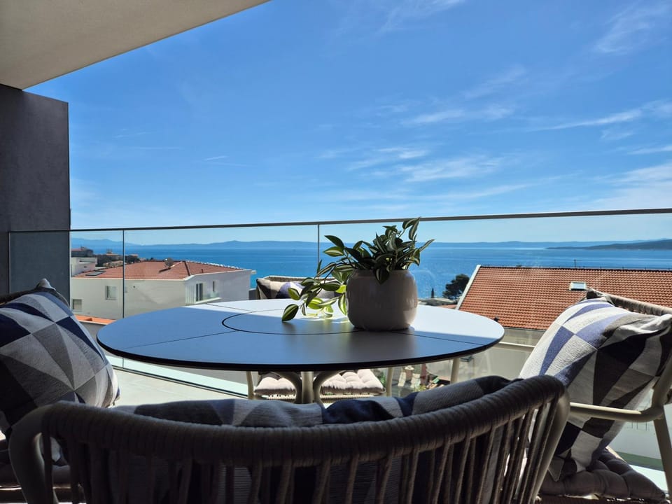 View (from property/room), Balcony/Terrace, Sea view