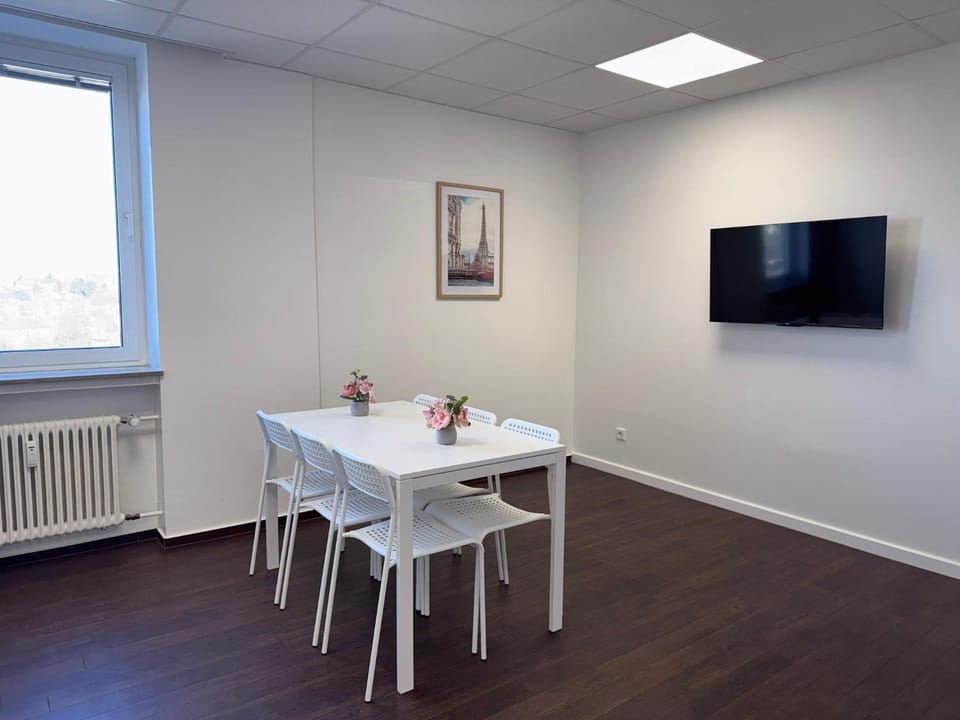 TV and multimedia, Dining area