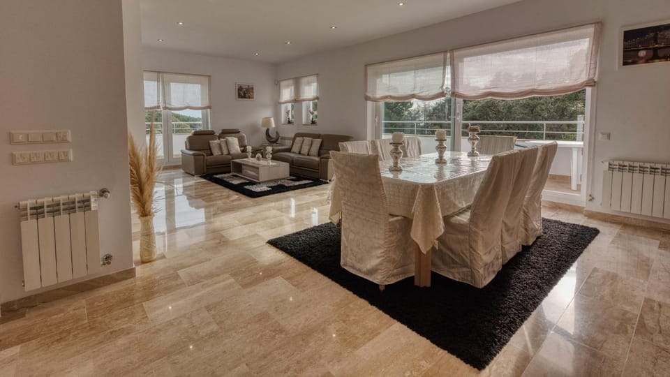 Property building, Living room