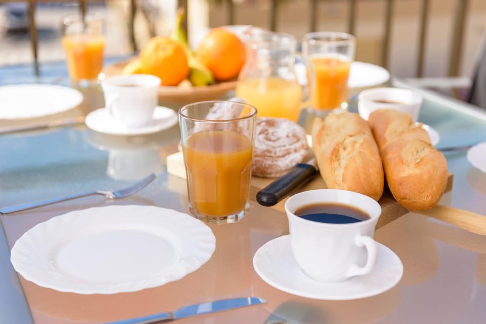 Food and drinks, Food, Breakfast, Continental breakfast, Drinks