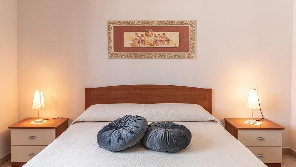 Bed, Other, Bedroom