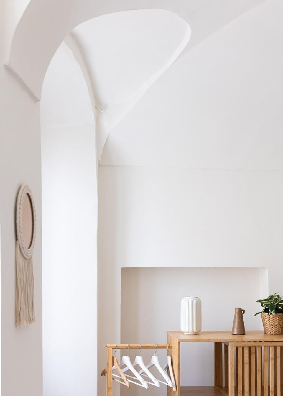 Bed, Bedroom, internet, wardrobe, air conditioner