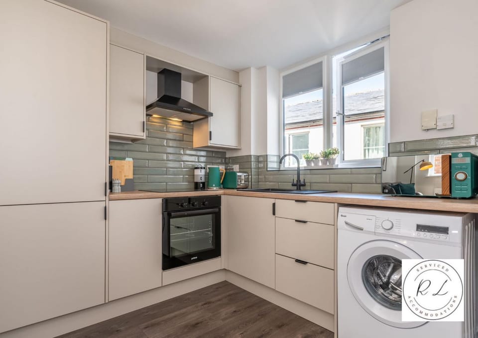 Bright & Modern 2-Bed Glenfield Hospital Apartment - Sleeps 6 Apartment in Leicester