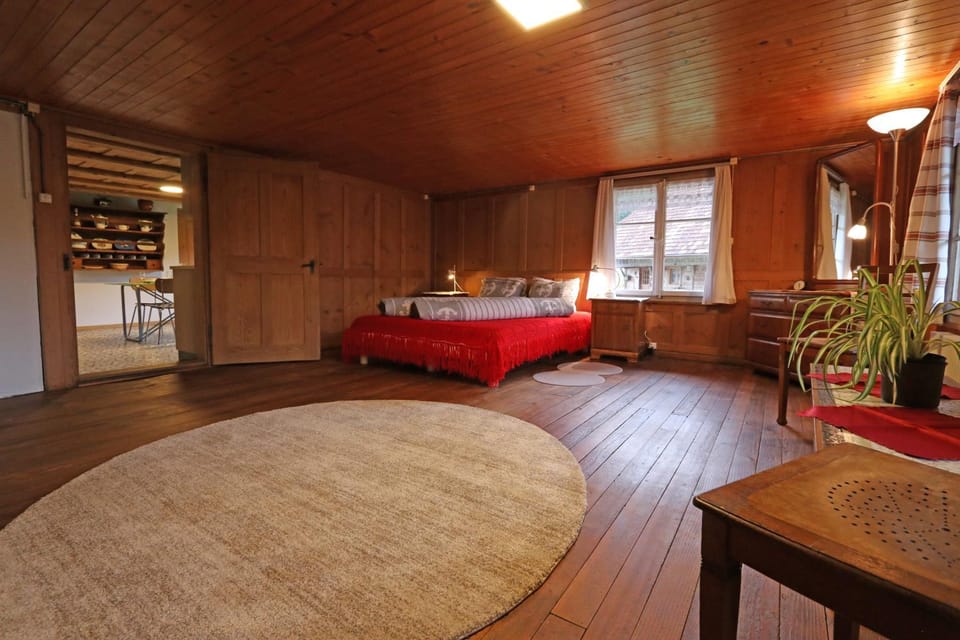 Bed, Photo of the whole room, Seating area, Bedroom