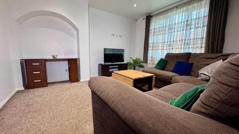 Communal lounge/ TV room, TV and multimedia, Living room, Seating area, Evening entertainment, Entertainment, heating, heating, internet, internet