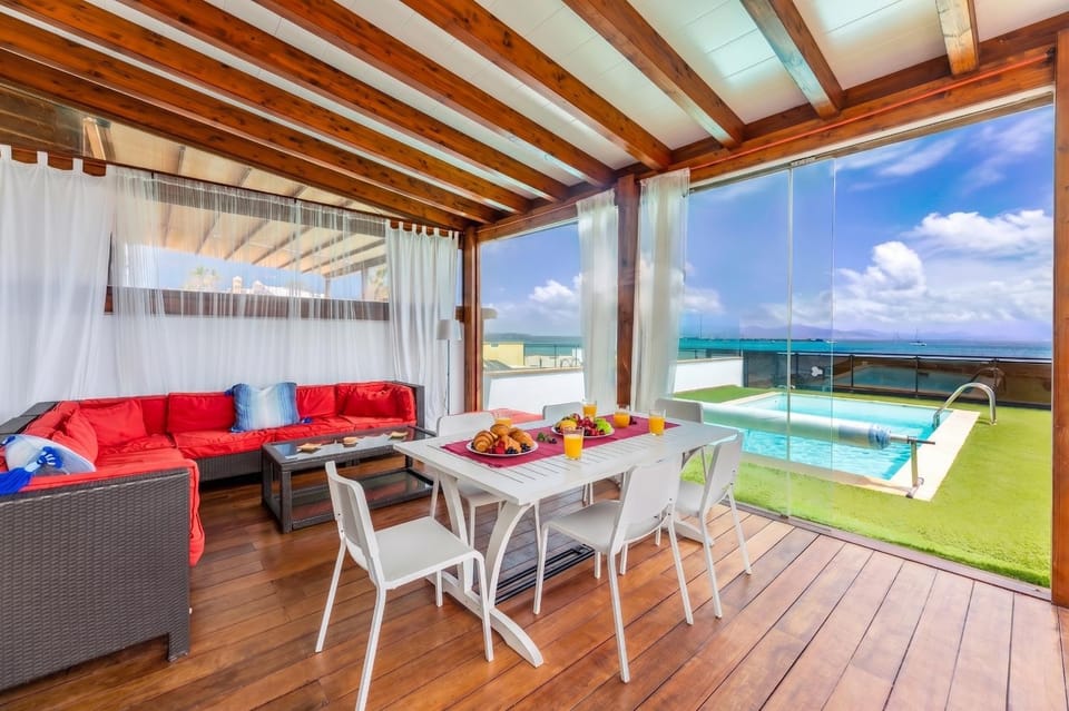 Balcony/Terrace, Dining area, Pool view, Sea view, Swimming pool